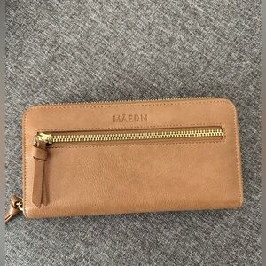Camel Essential Zip Wallet by Maedn